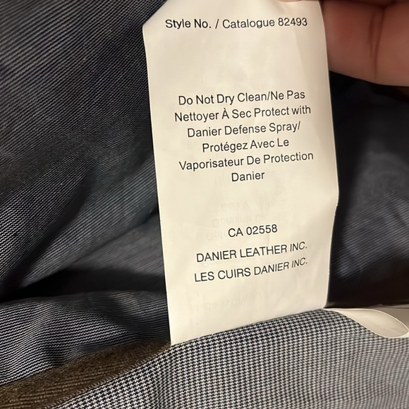 Brown leather jacket - Danier - EUC - Picture 12 of 13